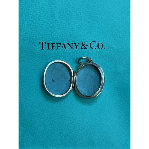 Authentic Tiffany & Co. Sterling Silver Open Oval Locket Pendant - Picture 3 of 4